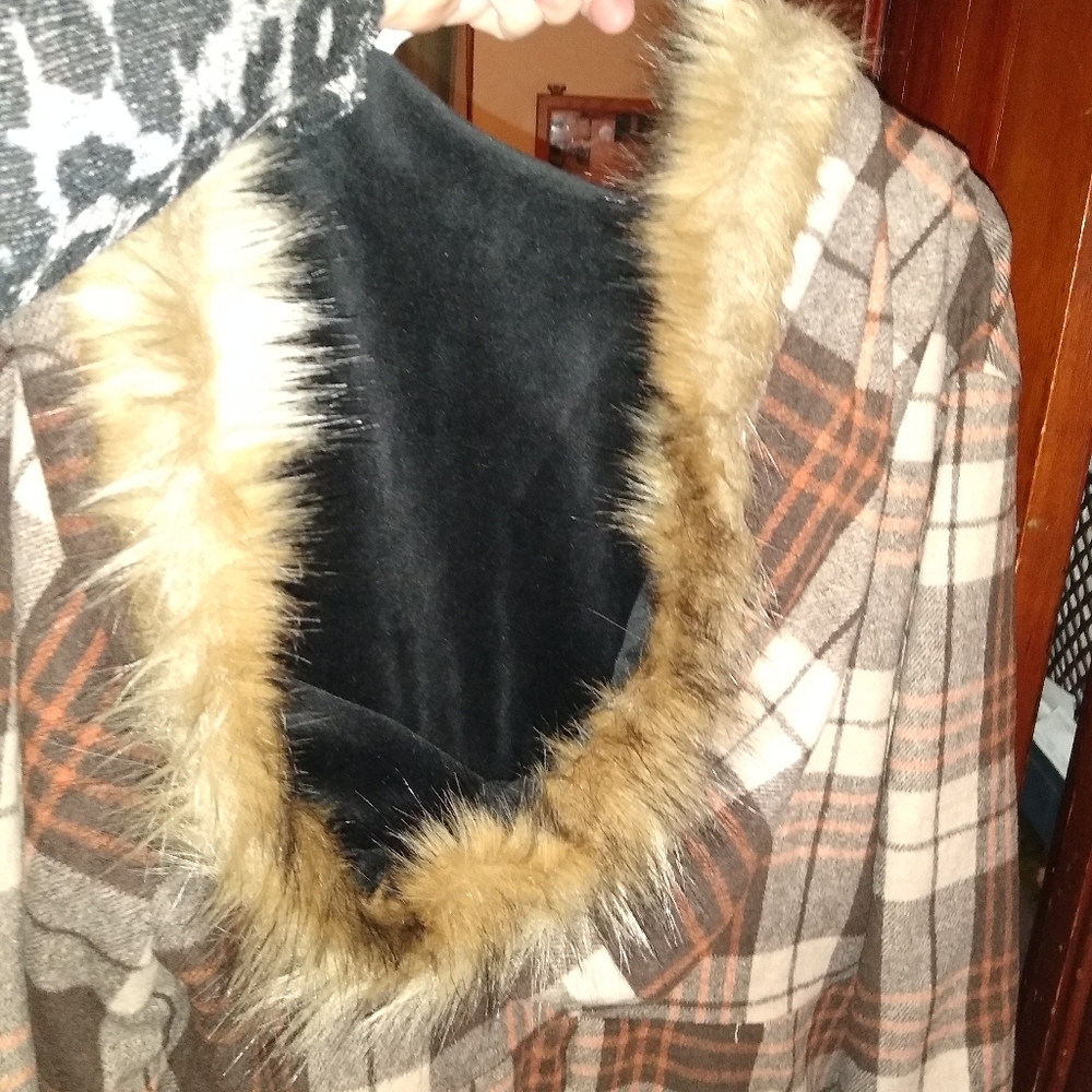 Coat - Picture 3 of 5